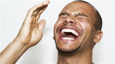 6 فوائد للضحك ..تعرف عليها