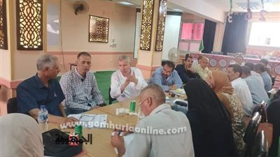 وكيل وزارة التعليم يلتقى العاملين بإدارتى الحسينية والصالحية