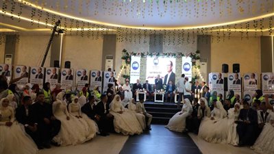 محافظ المنيا يشارك فرحة ٥٠ عريسا وعروسة فى احتفالية مستقبل وطن