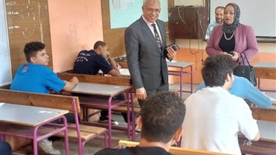 مدير تعليم القاهرة يتفقد سير أعمال امتحانات النقل 