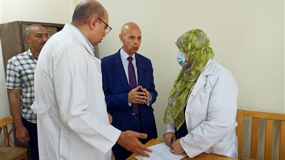 مسعود يتفقد الخدمة الطبية بعيادة الجلدية والجذام بالزقازيق