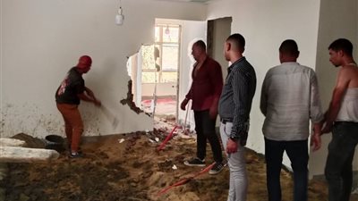 ضبط وازالة اعمال بناء وتعديلات مخالفة بعقار في العجوزة