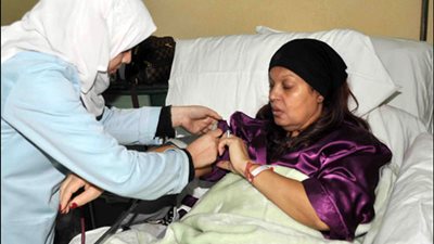 منتج يعترف بعمل سحر بالمرض للفنان فيفي عبده على الهواء