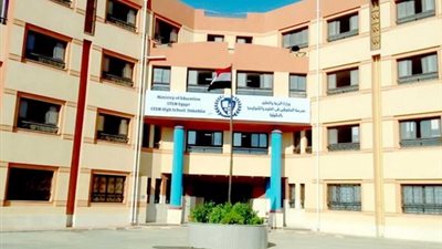 أولياء أمور طلاب مدرسة STEM يطالبون بتعديل قواعد تتسيقهم