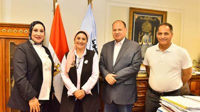 محافظ أسيوط يلتقى المشرف على مشروع المدارس المصرية اليابانية