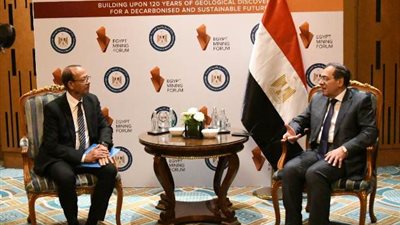 الملا يبحث مع مدير مركز أبحاث كانتميت الكندي تطوير أعمال التعدين