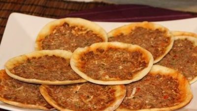 خطوات تحضيراللحم بالعجين