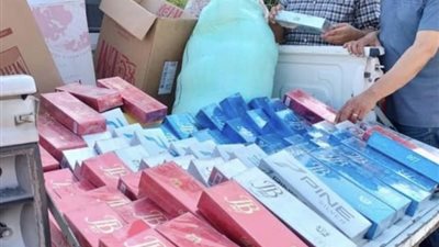 احباط تهريب ٤ طن دقيق بلدي مدعم وسجاير مجهولة المصدر بالإسماعيلية