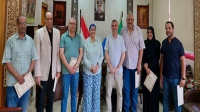 مدير تعليم القليوبية تكرم أعضاء غرفة عمليات الثانوية العامة.. صور