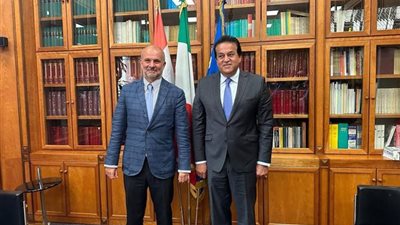 وزير الصحة يدعو نظيره الإيطالي لحضور المؤتمر العالمي للسكان