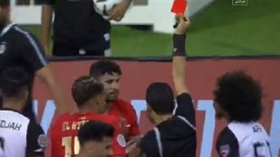 طرد يحي جبران من الوداد بعد تدخل متهور علي لاعب السد القطري