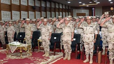 الفريق أول محمد زكى القائد العام للقوات المسلحة يلتقى عدداً من مقاتلى المنطقة الغربية العسكرية