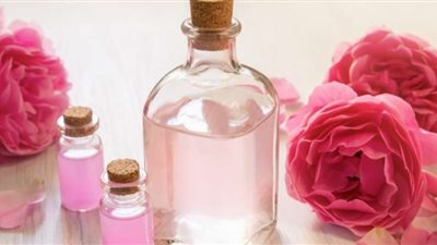 6 فوائد هامة من ماء الورد