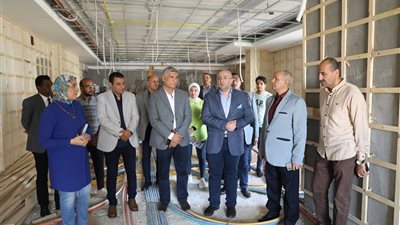 محافظ بني سويف يتفقد تجهيزات مركز الشبكة الوطنية للطوارئ