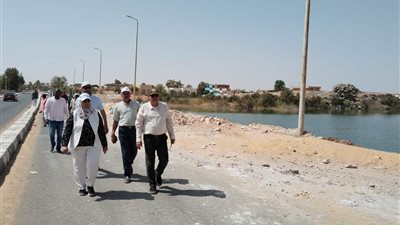 نائب محافظ أسوان تتابع الأعمال الجارية بمشروع ممشى السياحى