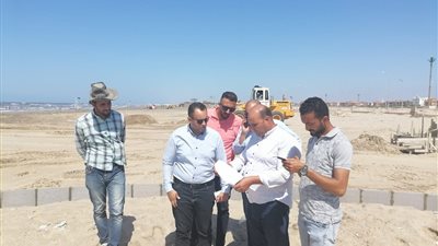 رئيس جهاز مدينة دمياط الجديدة يتابع معدلات التنفيذ لشاطىء قادرون