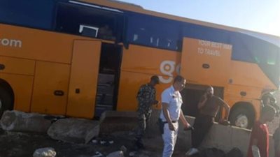 بالأسماء.. مصرع وإصابة 14 في تصادم أتوبيس وسيارة نقل بأسيوط