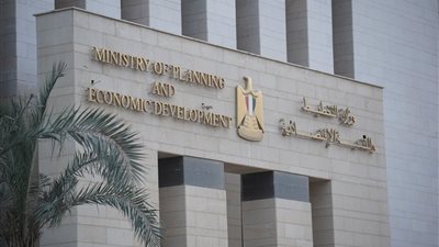 التخطيط تعلن ضوابط العمل من المنزل لترشيد استخدام الكهرباء