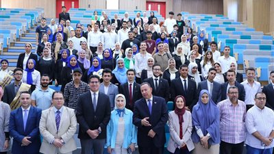 بحضور ١٠٠ فتاة وشاب زيارة حزب مستقبل وطن لجامعة المنصورة الجديدة