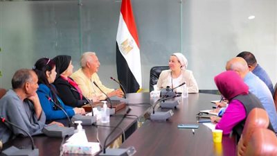 وزيرة البيئة تشيد بالفلاح المصري فى نجاح منظومة المخلفات الزراعية
