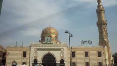 افتتاح السيسي مسجد السيدة نفيسة بعد تطويره يتصدر اهتمامات الصحف