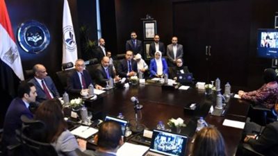 رئيس الوزراء يشهد 
