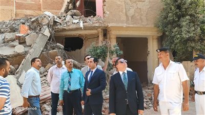 النيابة الإدارية تعاين عقار مغاغة المنهار بالمنيا