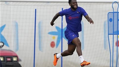 أهلي جدة يتعاقد مع فرانك كيسي قادمًا من برشلونة حتى عام 2026