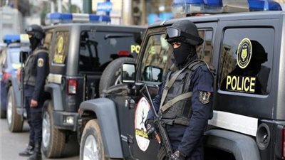 الداخلية تكشف حقيقة تعدي فرد أمن على شخص بمسجد السيدة زينب
