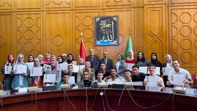 محافظ الإسماعيلية يُكرم أوائل الشهادات الفنية