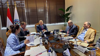 وزير المالية يتابع الاستعداد لاستضافة اجتماعات البنك الآسيوي