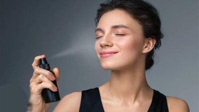 كيفية اختيار بخاخ تثبيت المكياج