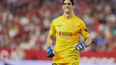 مدرب إشبيلية يحسم الجدل فى انتقال ياسين بونو للهلال السعودى