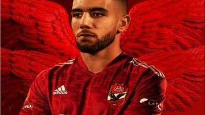 أحمد قندوسي يواجه شبح الرحيل عن الأهلي من أجل صفقة مهاجم أجنبي