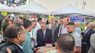 مسرح عرائس ومنافذ بيع في مهرجان المانجو بالإسماعيلية..صور