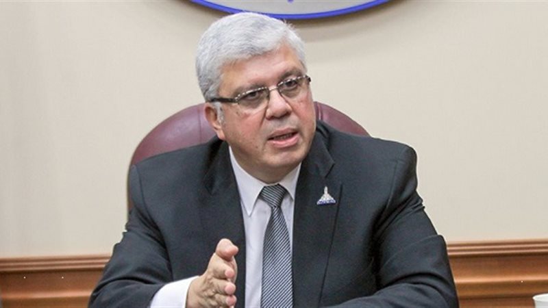 الدكتور ايمن عاشور