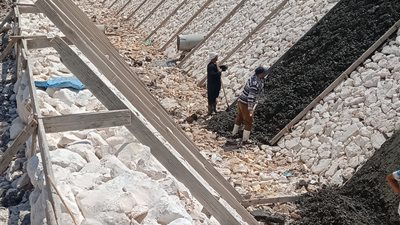 محافظ أسيوط يوجه باستمرار متابعة تطبين الترع وتطهير مخرات السيول