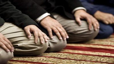 أمين الفتوى: يجوز صلاة الإمام جالسا فى هذه الحالة