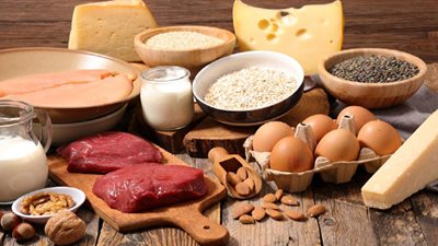 طبيب يحذر مرضى السكر من هذه المأكولات ويكشف مفاجأة عن الألبان
