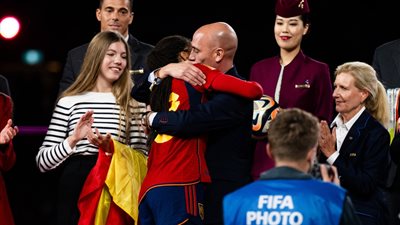 برشلونة : ما فعله رئيس الاتحاد الإسباني غير لائق ومؤسف