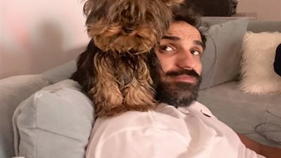 أحمد فهمي عن كلبته زيزي: ضُرَة هنا الزاهد وصورت معايا إعلان
