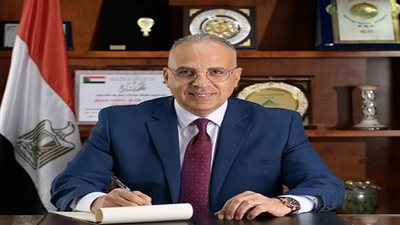 سويلم يتابع موقف منظومة الشكاوى بوزارة الرى