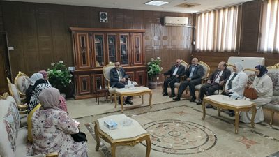 محافظ شمال سيناء يستقبل أعضاء جمعية روافد الخير لرعاية المسنين