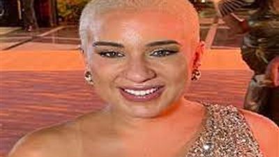 أسما شريف منير توجه رسالة لوالدها بعد دعمها لحلاقه شعرها