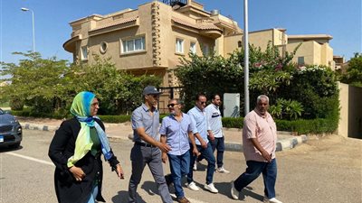 الغيطي يتفقد الأعمال الجارية لفتح مدخل جديد للتجمع الأول من طريق السويس