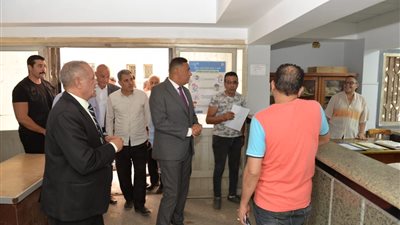 محافظ الدقهلية يتفقد اعمال التطوير بحمام سباحة التربية والتعليم