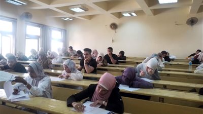 انطلاق امتحانات الفصل الدراسي الصيفي بآداب عين شمس