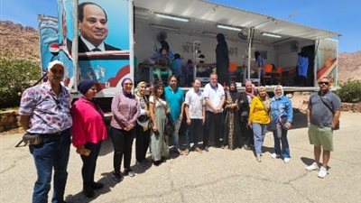 وفد وزارة العمل و مدير 