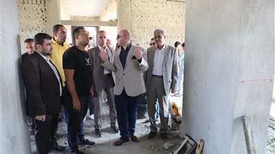 محافظ بني سويف يتفقد إنشاءات مركز التعليم المدني ..صور
