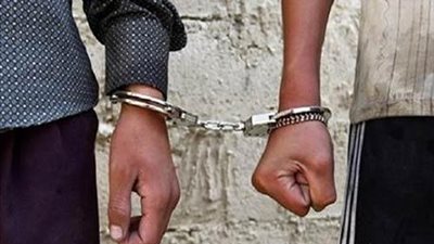 ضبط شخصين لاحتجازهما آخر وإنهاء حياته بأسوان